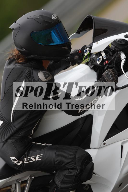 Archiv-2022/13 25.04.2022 Plüss Moto Sport ADR/Freies Fahren/16